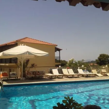 Aggelos 3* Κουκουναριές
